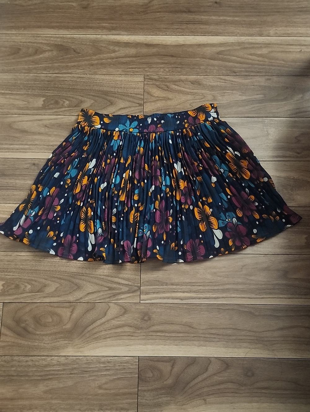 🔥 CUTE for Summer, Pleated Floral Mini Skirt - Navy Multi